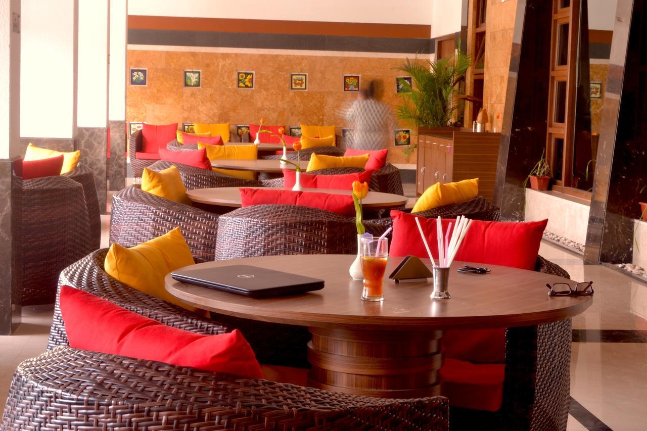 Club Emerald Мумбаї Екстер'єр фото